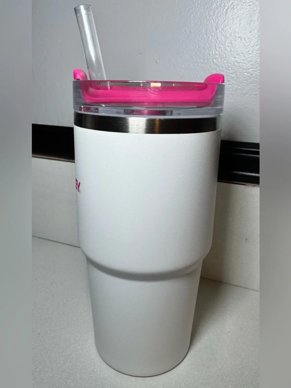EUC Stanley Pink & White Vibes 20 OZ Quencher Tumbler - Picture 2 of 6